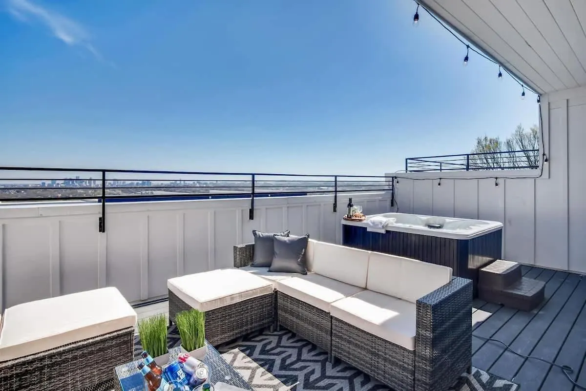 Rooftop Views - Hot Tub - Near Honky Tonks & Bars Nashville Holiday home